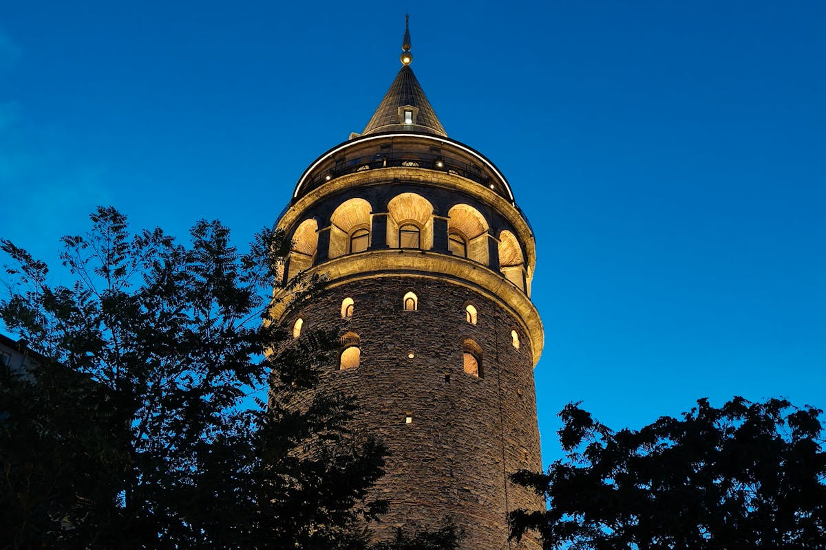 Wie man Verzauberter Turm spielt